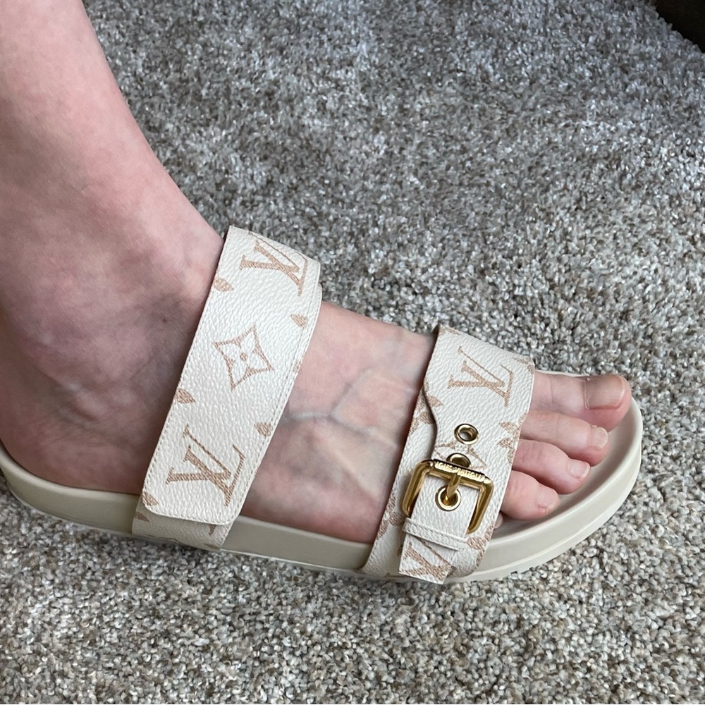 Authentic Louis Vuitton Bom Dia comfort Flat like new size 41 (US10) - Picture 11 of 13
